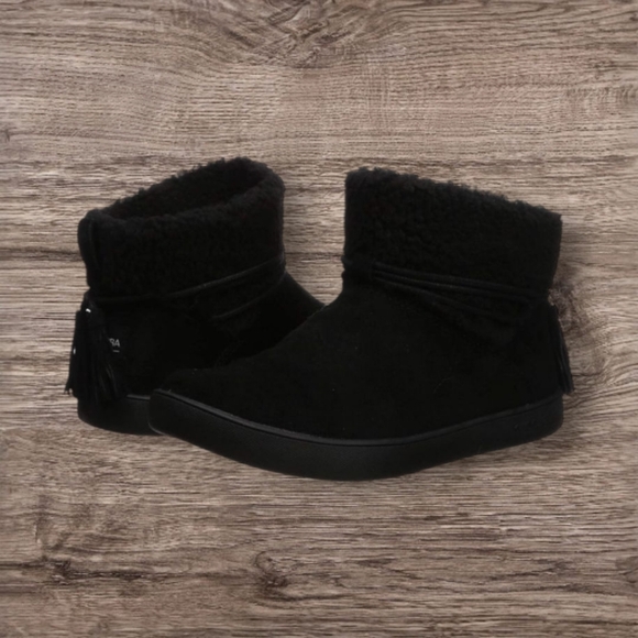 Koolaburra By UGG SZ 6 Black Suede Ankle Boots - Picture 9 of 9